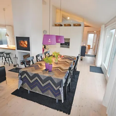 Сasa de vacaciones Holiday With A Fireplace 285